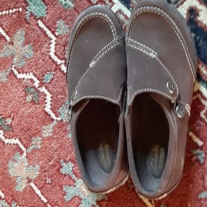 Clark leather slip ons 7 1/2